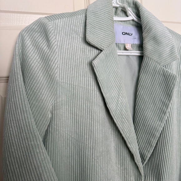 ONLY  Women's Corduroy  Coat Corduroy Coat - Picture 6 of 6